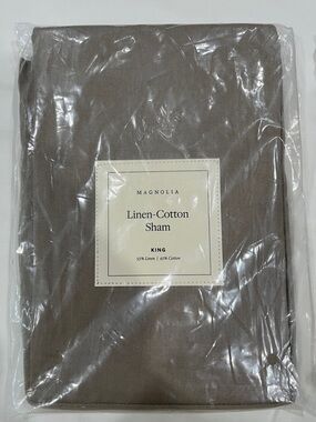 Pair of Magnolia linen-cotton shams
